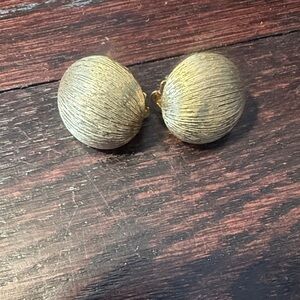 Vintage Elegant Gold Clip-On Earrings